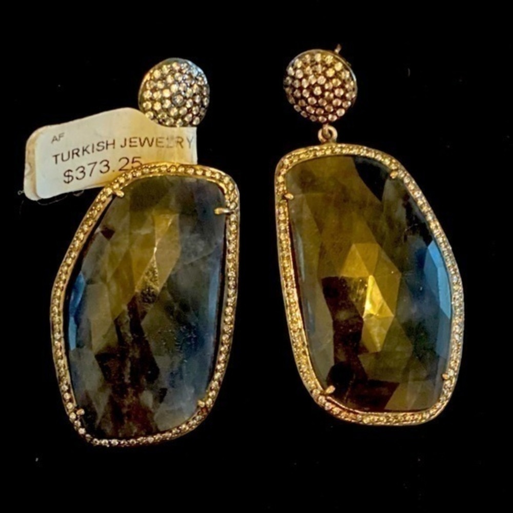Exclusive earrings with natural stone limited and exclusive